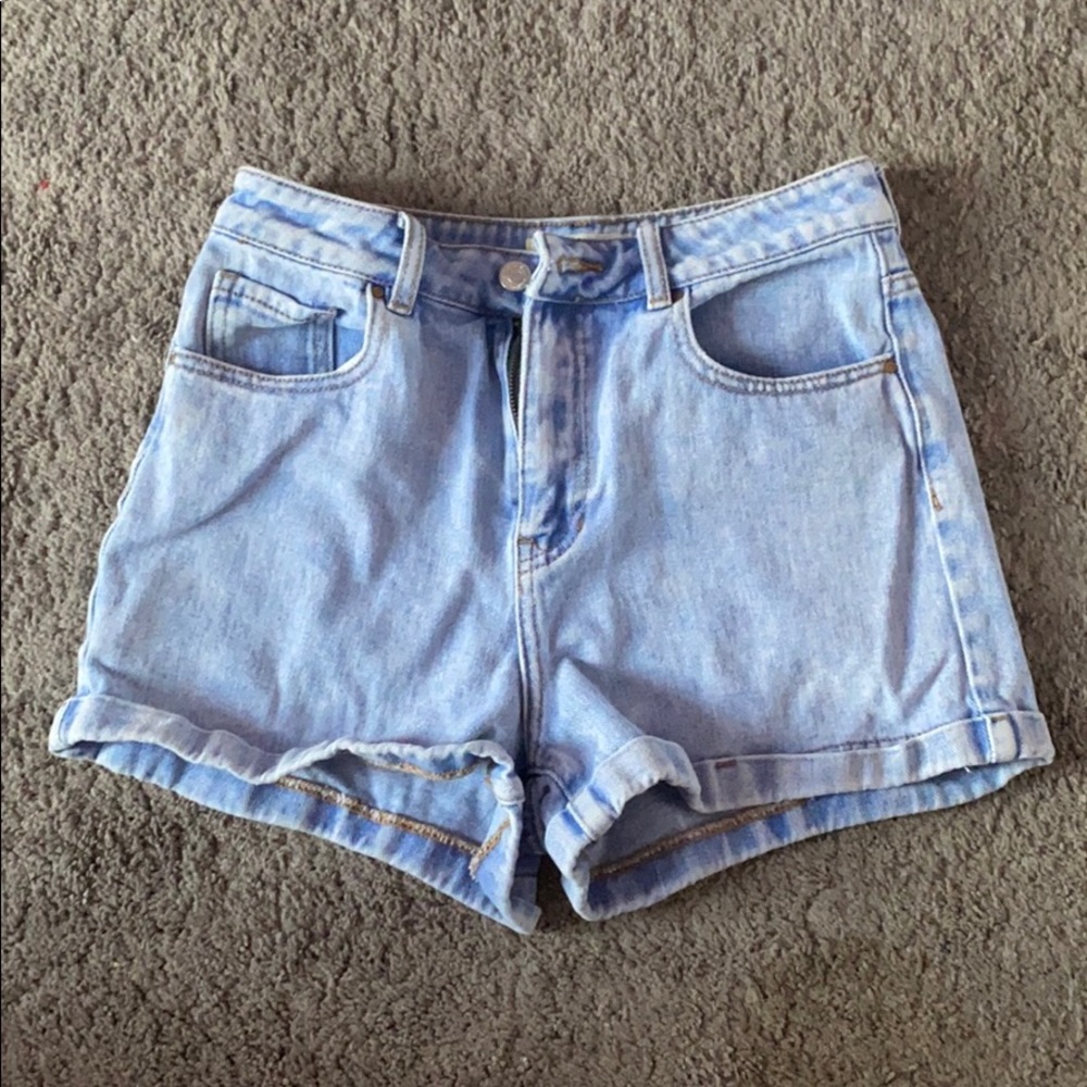 Blue high-waisted mom shorts